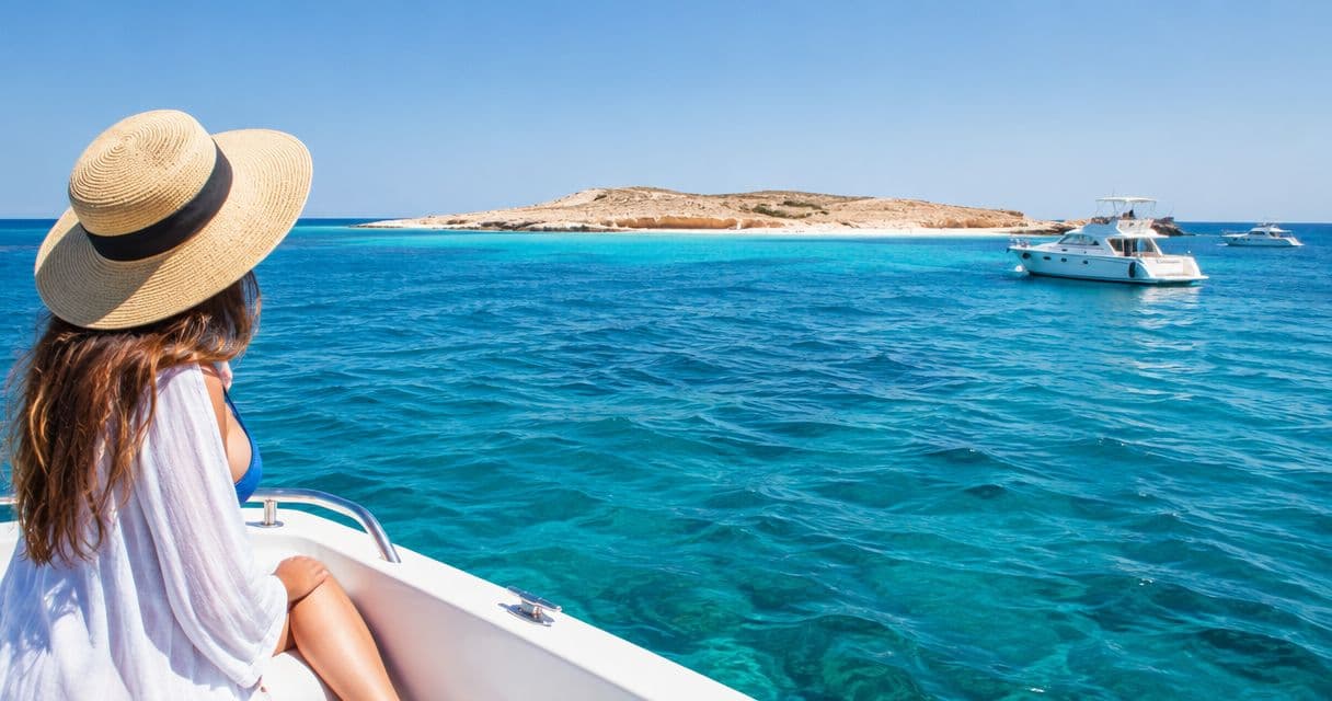 Hurghada island boat trip distances by island 2026